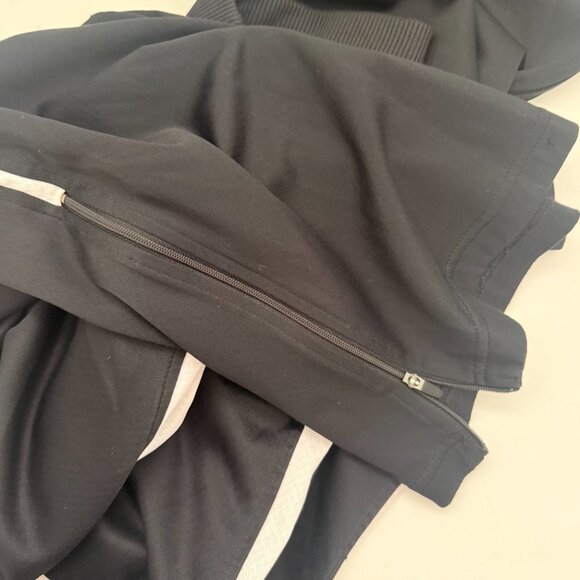 Black & White Activewear Bundle | Nike, New Balance, Shein | M/L - Picture 10 of 10